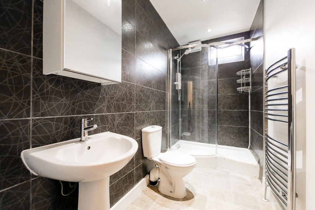 Burchett Grove, Woodhouse, Leeds