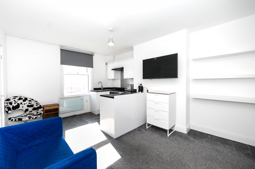 Flat 3, 50 Headingley Avenue, Headingley, Leeds