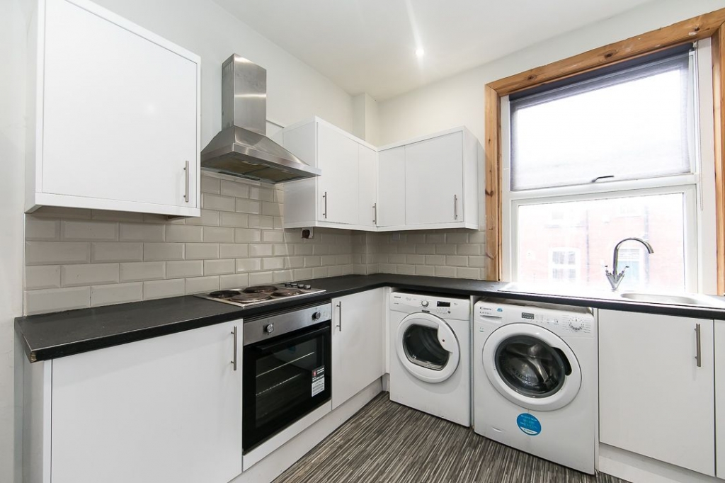  Winfield Grove, Hyde Park, Leeds