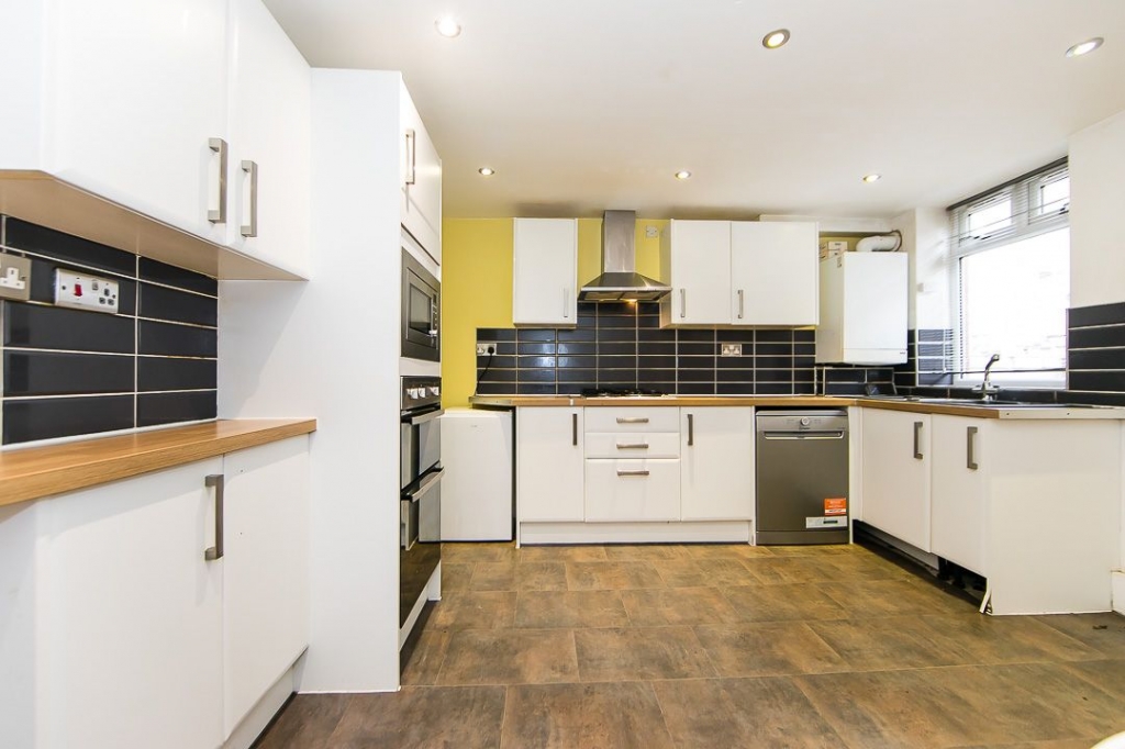  Burchett Grove, Woodhouse, Leeds