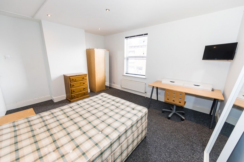  Welton Place, Hyde Park, Leeds