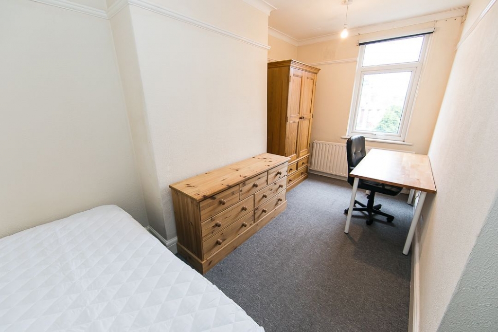  Kirkstall Lane, Headingley, Leeds