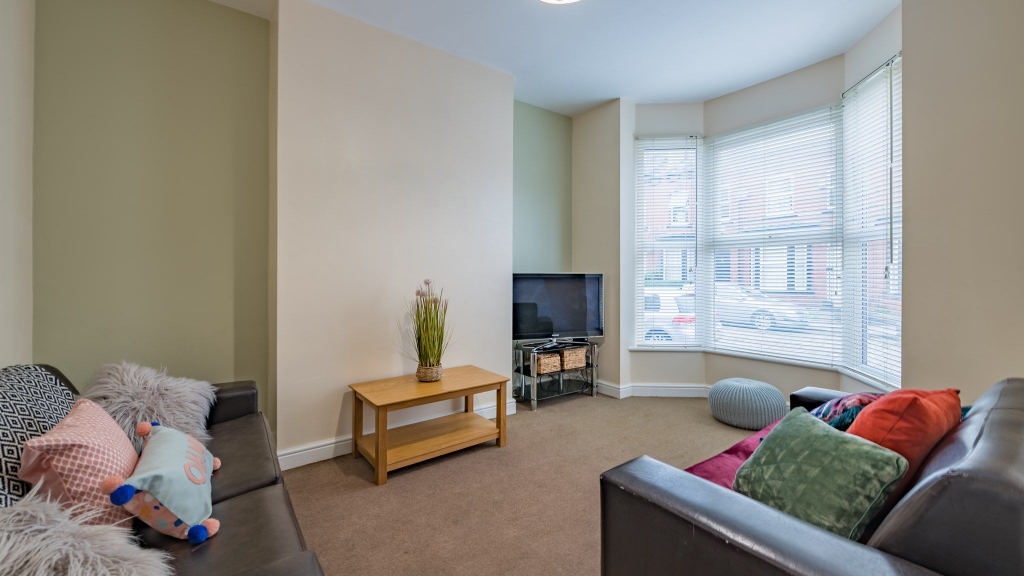  Ashville Terrace, Leeds, LS6 1LZ, United Kingdom (Hyde Park)