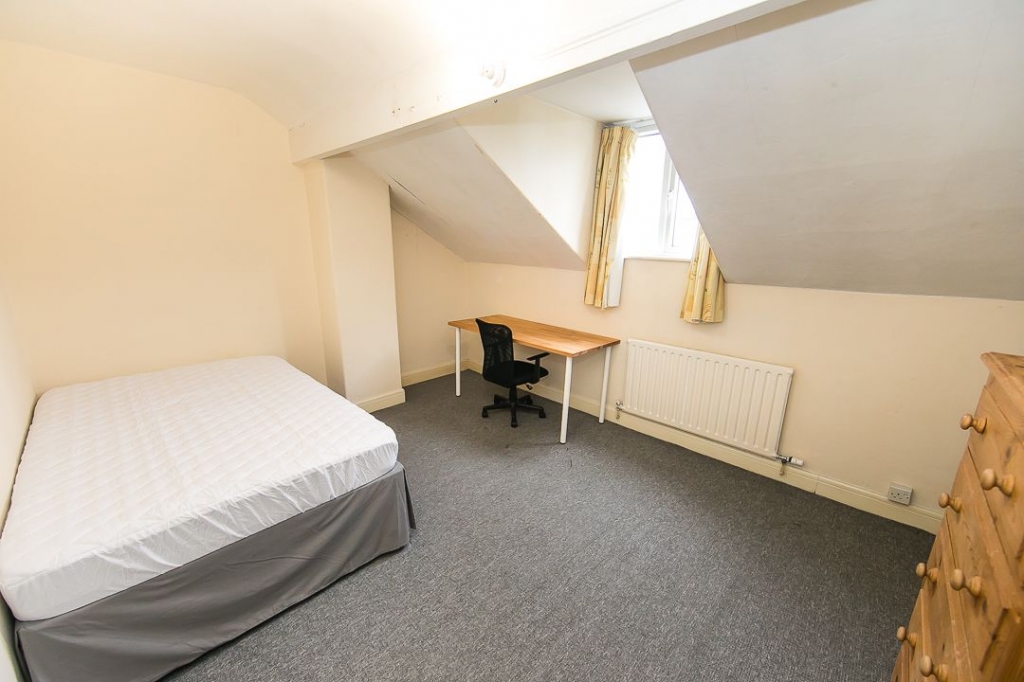  Kirkstall Lane, Headingley, Leeds