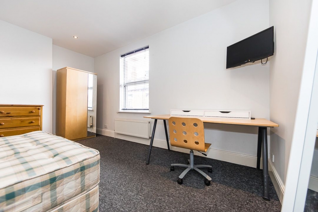  Welton Place, Hyde Park, Leeds