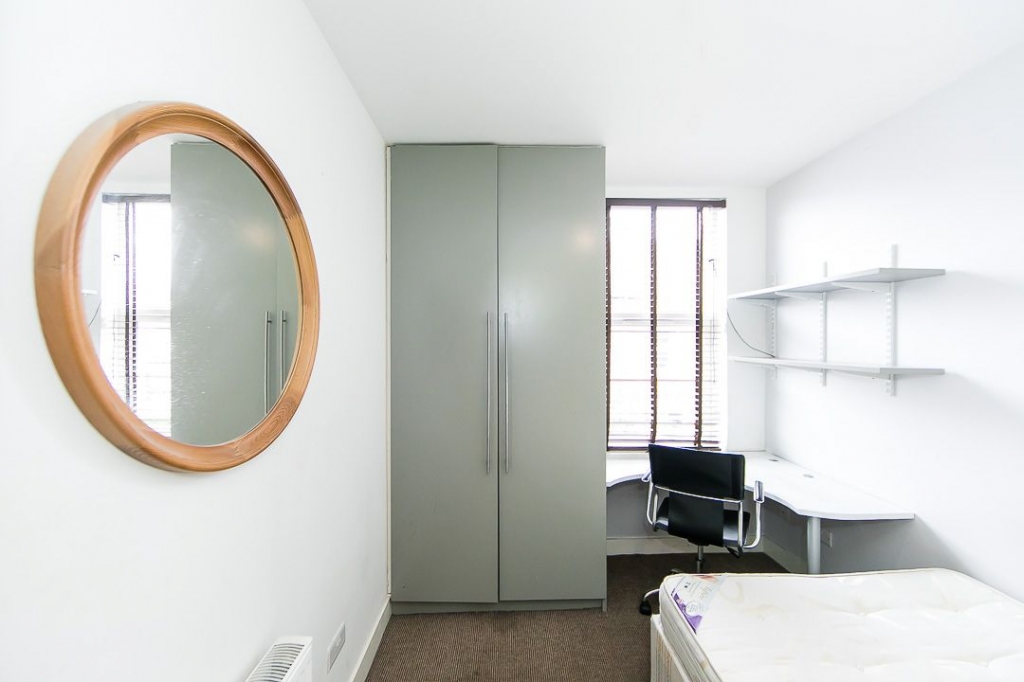 Burchett Grove, Woodhouse, Leeds