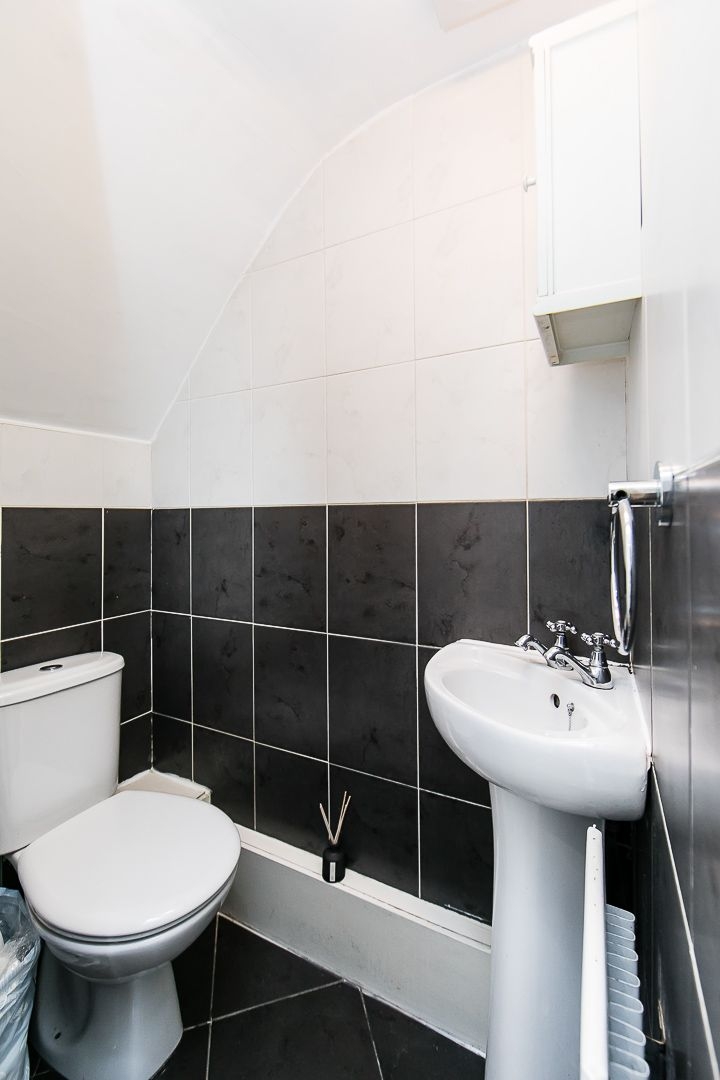 The Village Street, Burley, Leeds