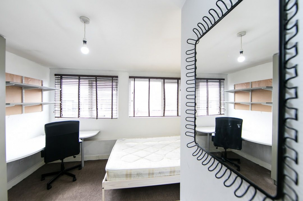  Burchett Grove, Woodhouse, Leeds