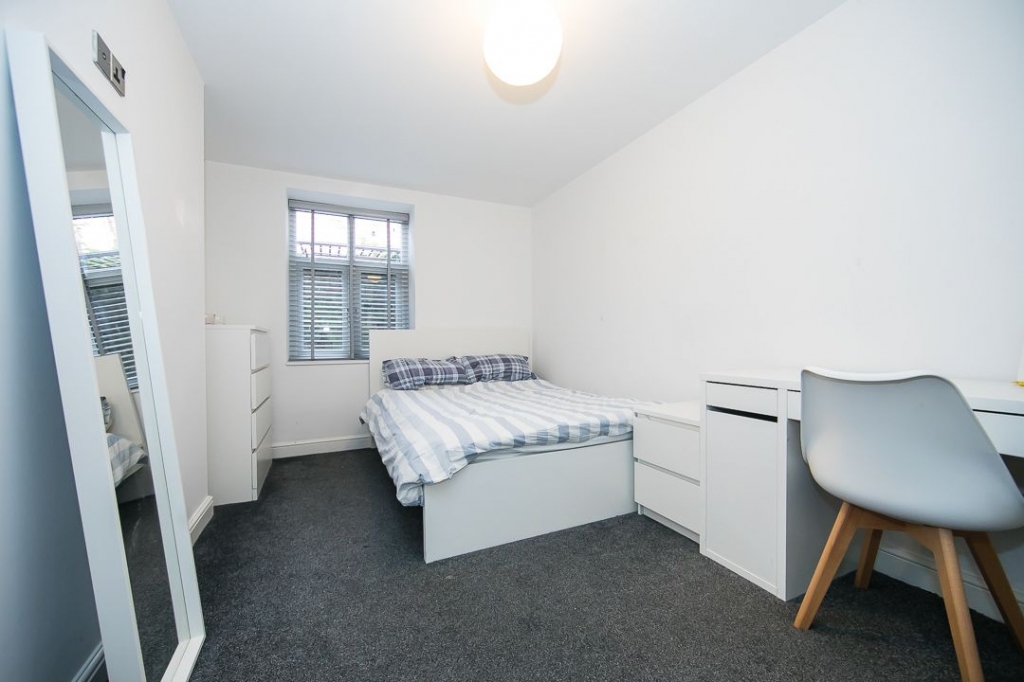  Winston Gardens, Headingley, Leeds