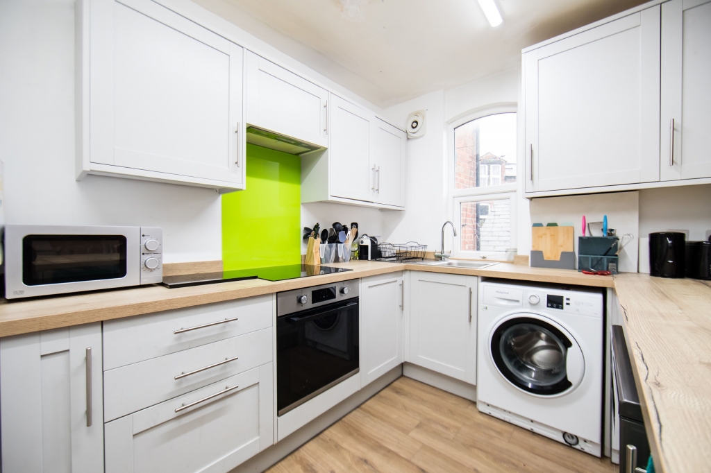 b Bainbrigge Road, Leeds, West Yorkshire, LS6 3AD, United Kingdom (Headingley)