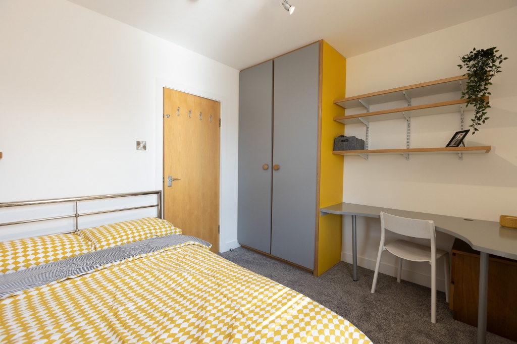  Royal Park View, Hyde Park, Leeds