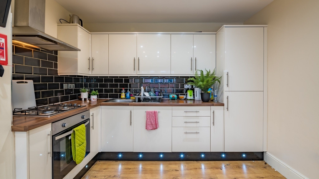  Mayville Avenue, Leeds