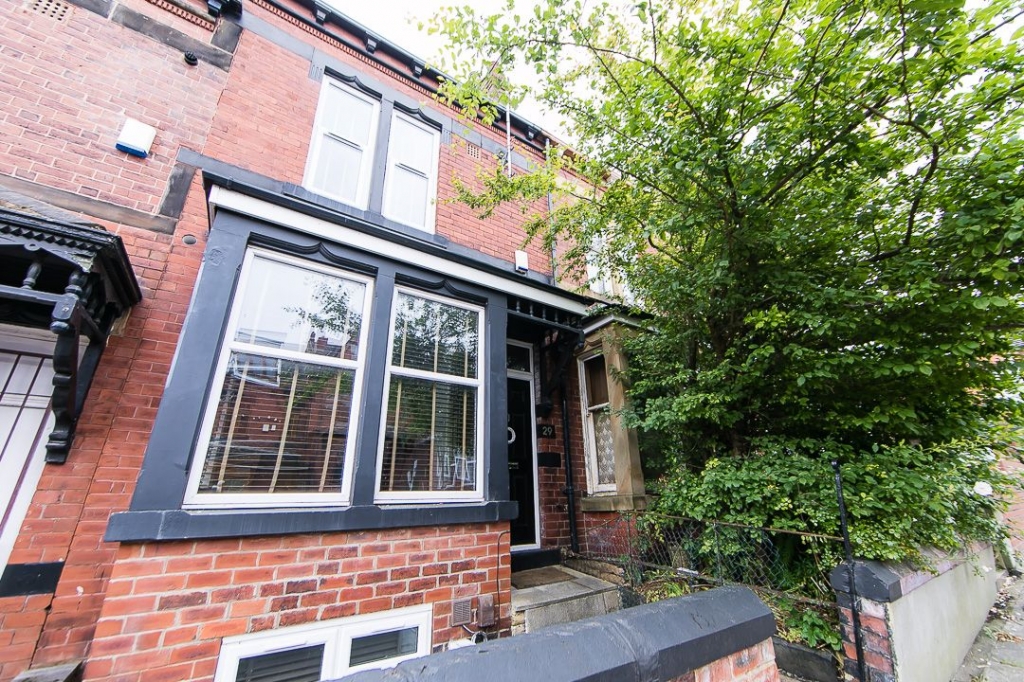  Burchett Grove, Woodhouse, Leeds