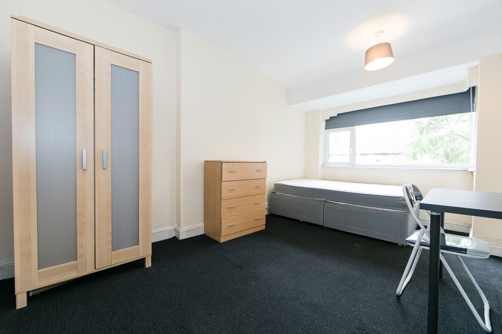  Kelso Gardens, Hyde Park, Leeds