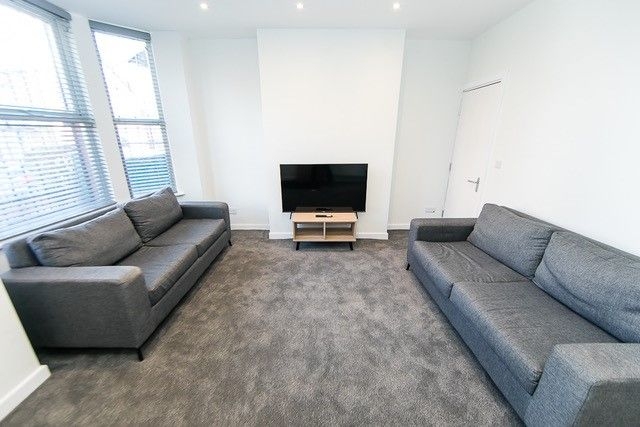  Hartley Crescent, Leeds