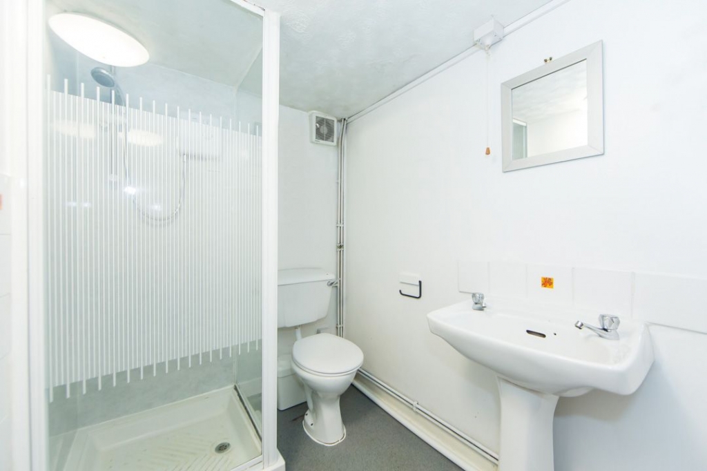  Wetherby Grove, Burley, Leeds