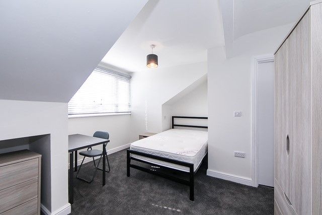  Hartley Crescent, Leeds