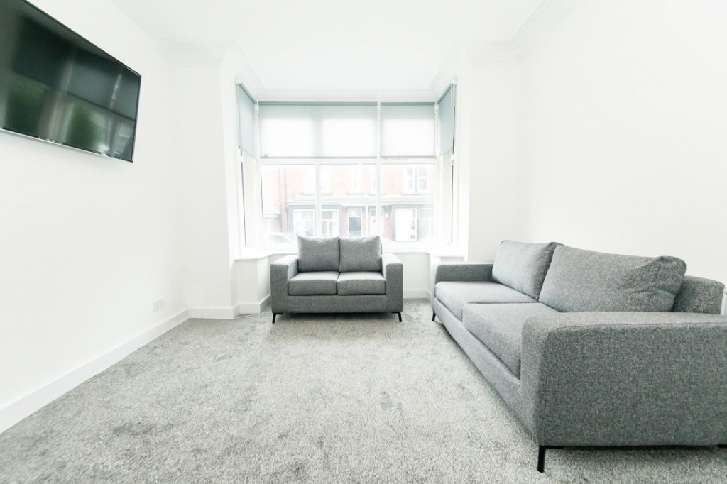  Winston Gardens, Headingley, Leeds