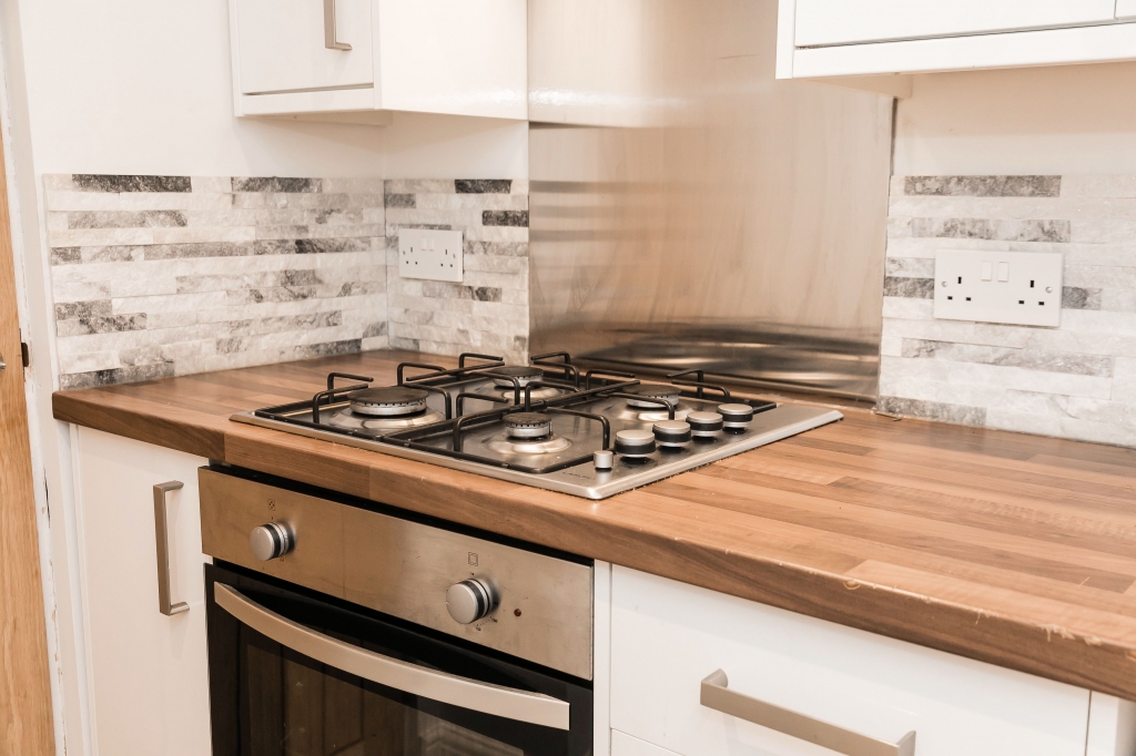 Basement Flat, 44 Headingley Avenue, Headingley, Leeds