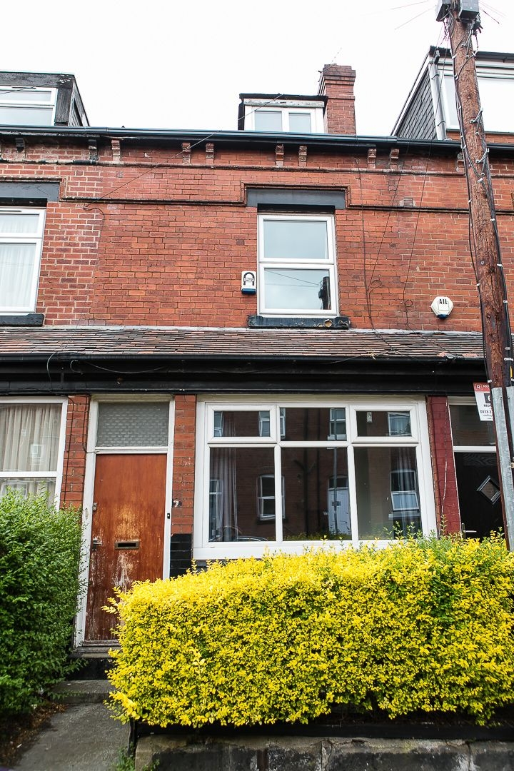  Winfield Grove, Hyde Park, Leeds