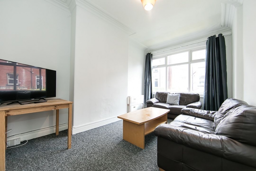  Winfield Grove, Hyde Park, Leeds