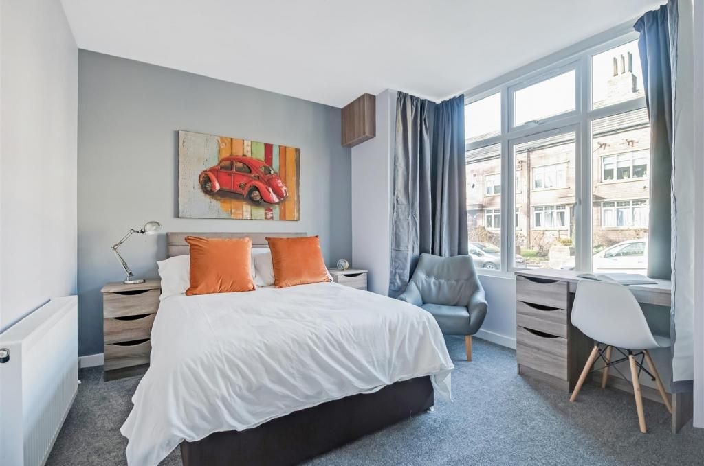  The Village Street, Burley, Leeds