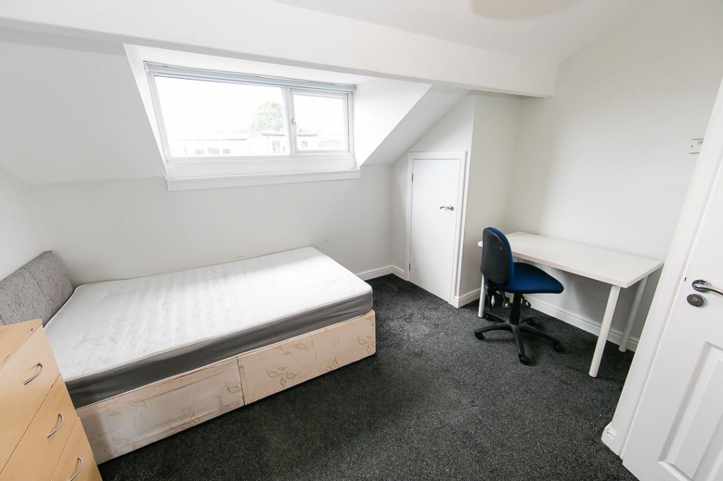 Welton Place, Hyde Park, Leeds