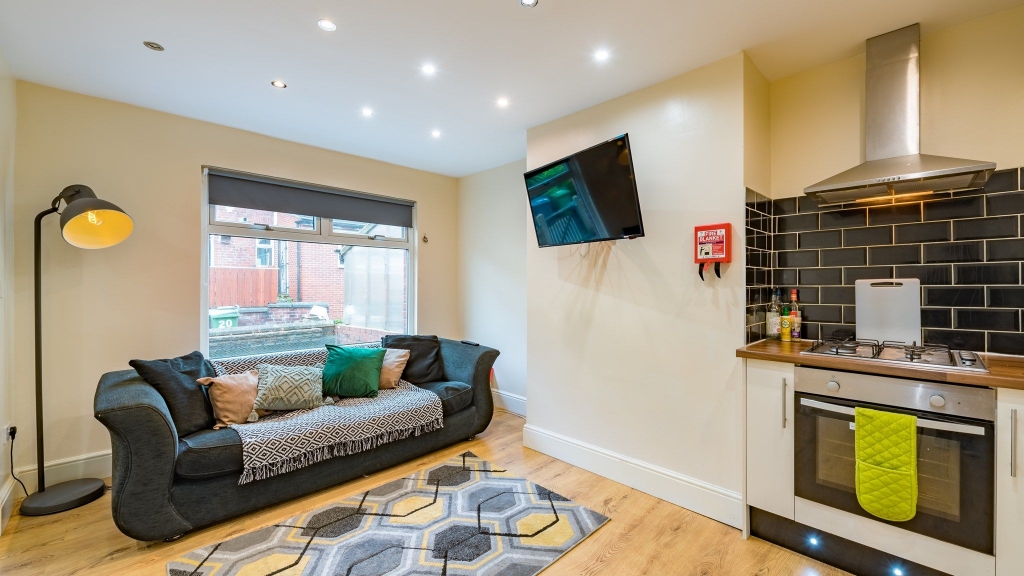  Mayville Avenue, Leeds