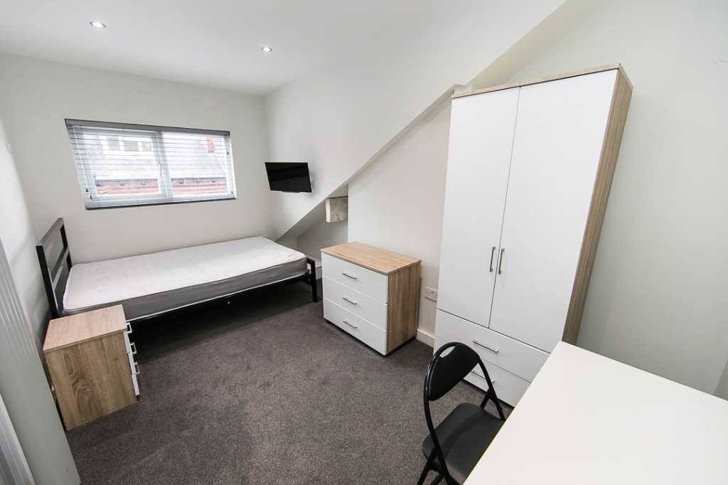  Harold Mount, Hyde Park, Leeds