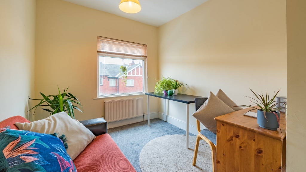  Mayville Avenue, Leeds