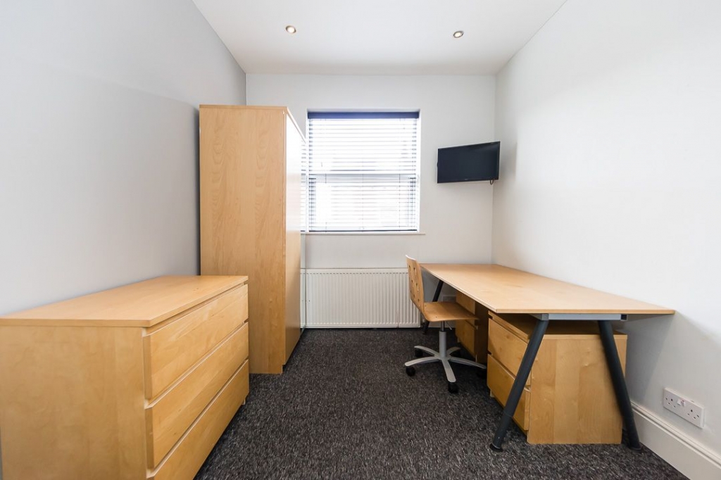  Welton Place, Hyde Park, Leeds