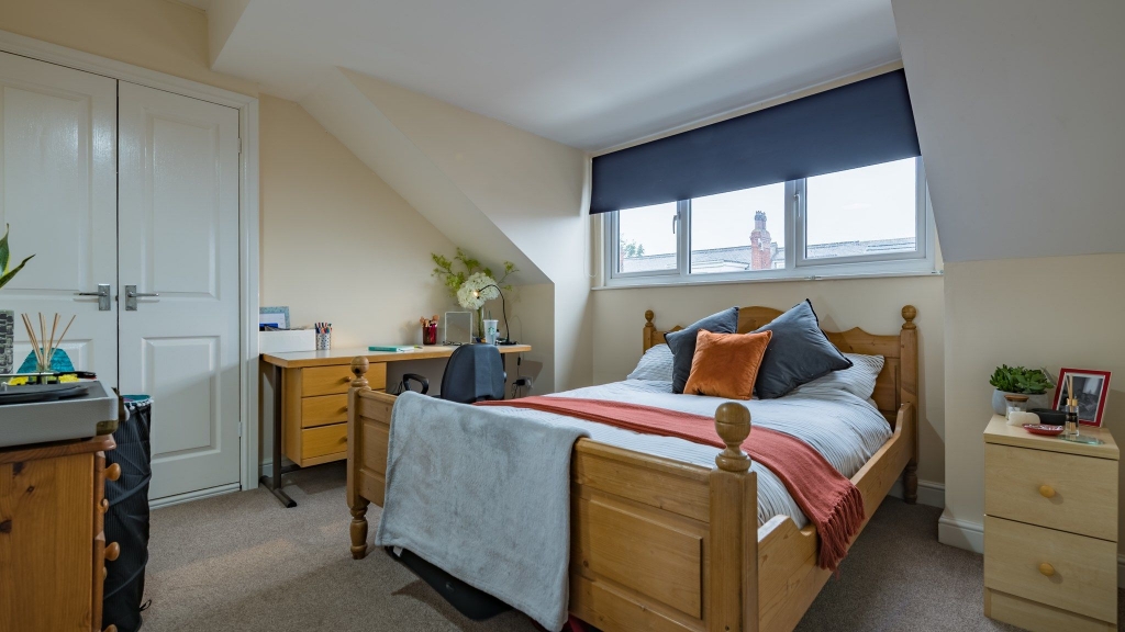  Ashville Terrace, Leeds, LS6 1LZ, United Kingdom (Hyde Park)
