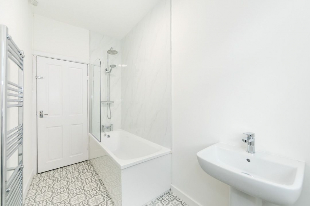  Winston Gardens, Headingley, Leeds