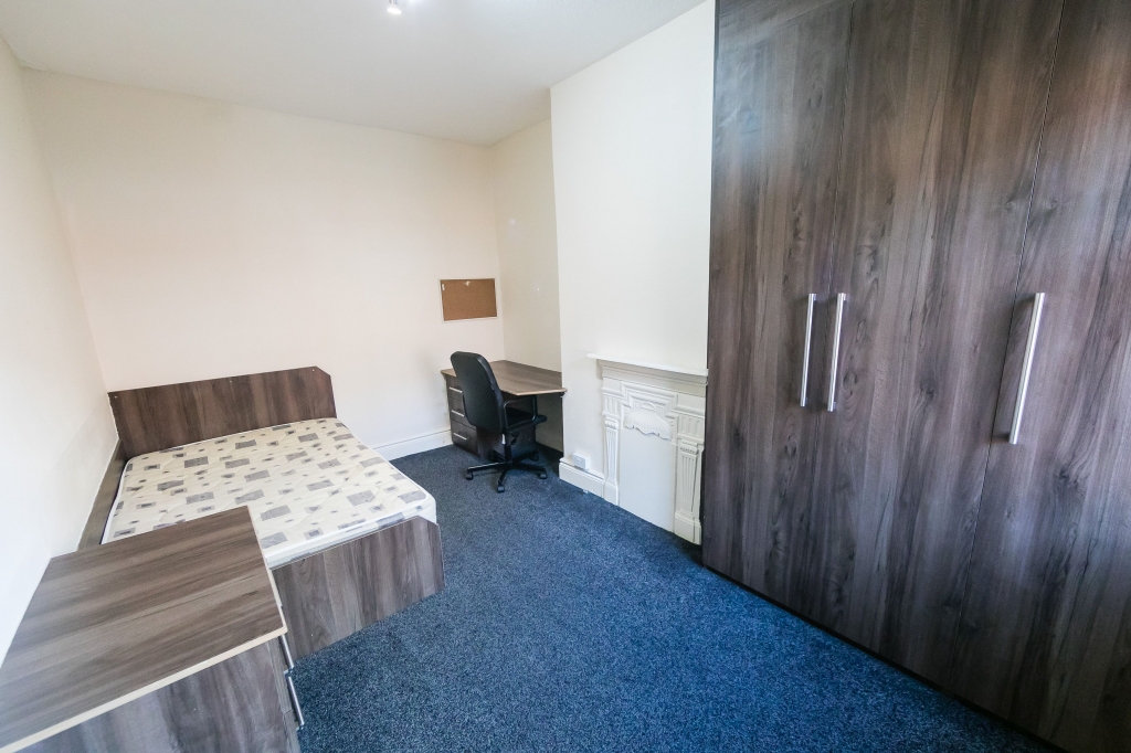  Manor Drive, Leeds