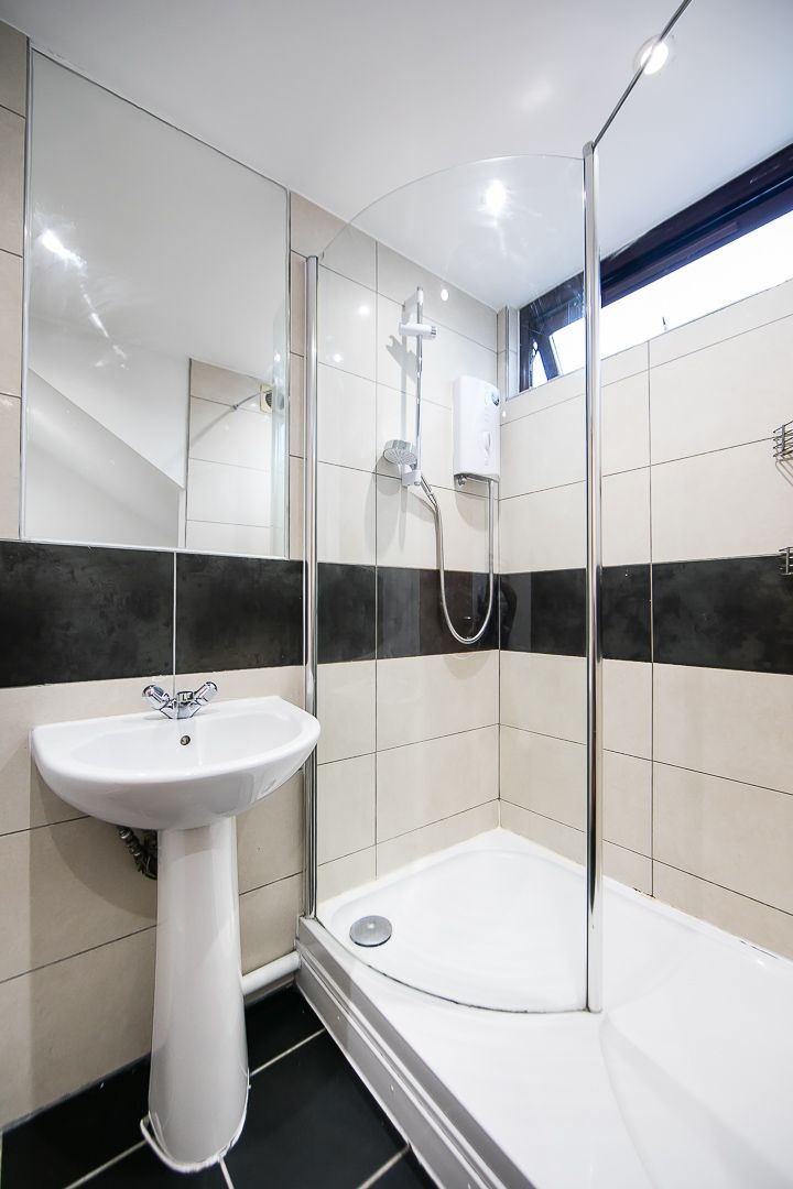  Harold Place, Hyde Park, Leeds