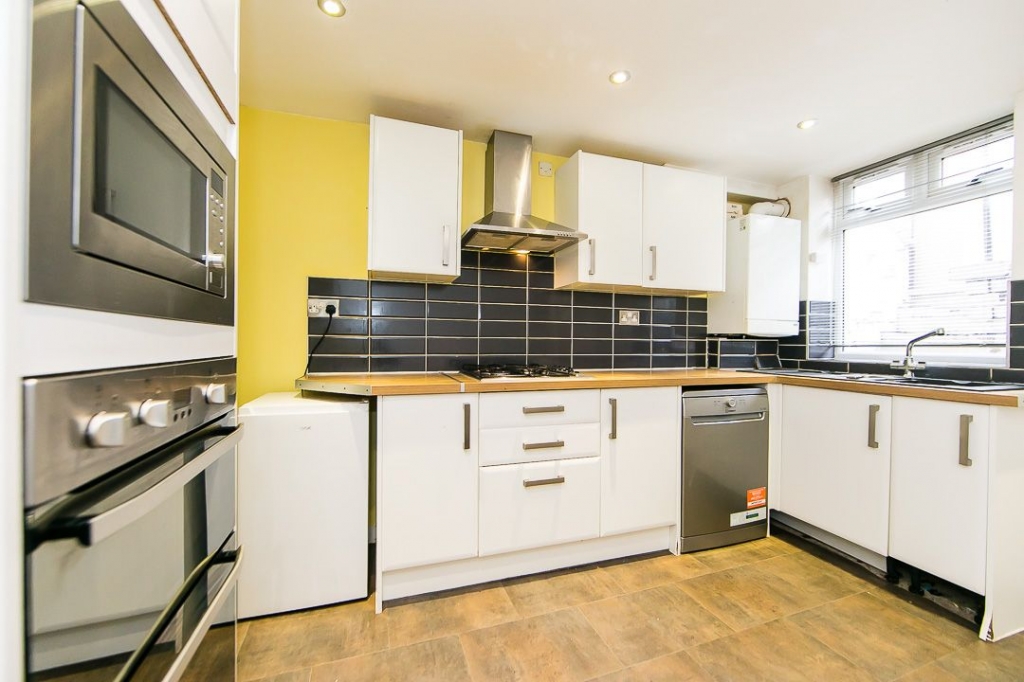  Burchett Grove, Woodhouse, Leeds