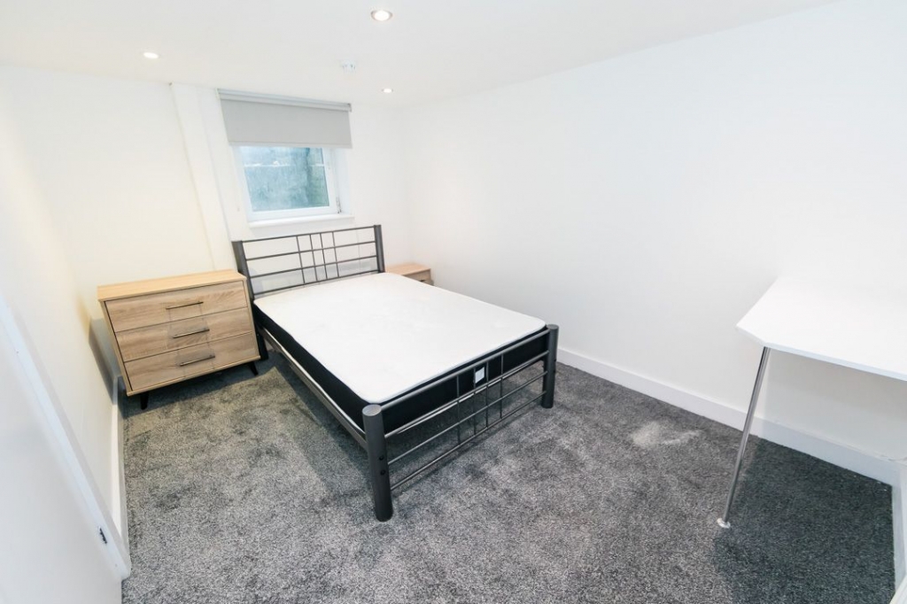  Winston Gardens, Headingley, Leeds