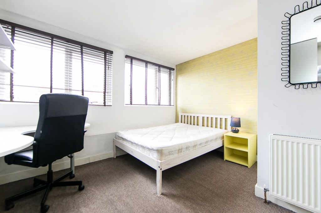  Burchett Grove, Woodhouse, Leeds