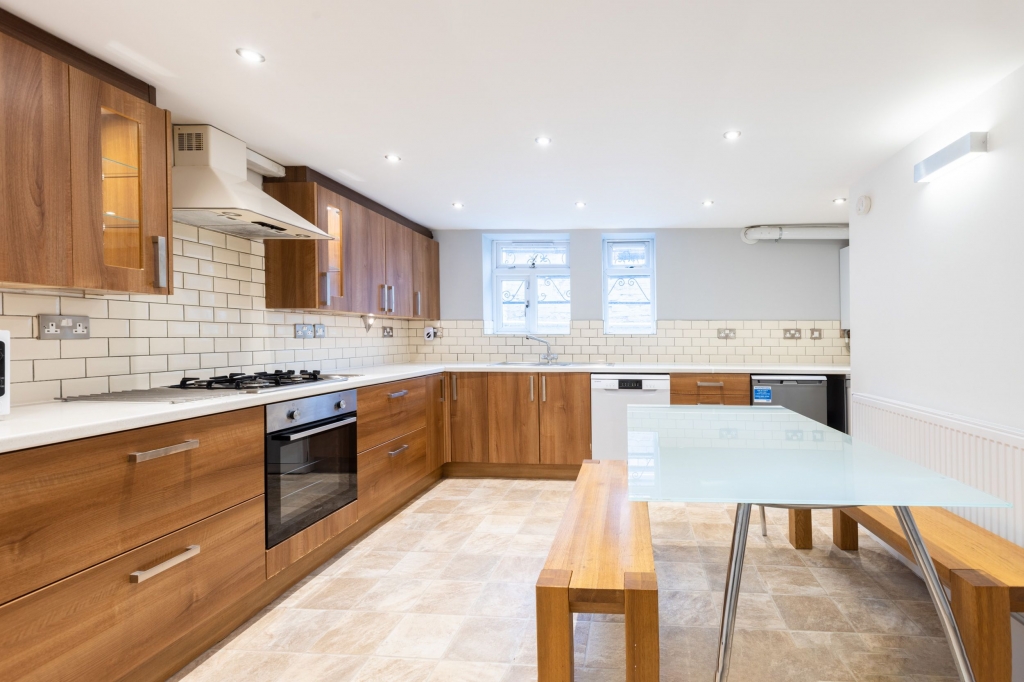  Norwood Grove,, Hyde Park, Leeds