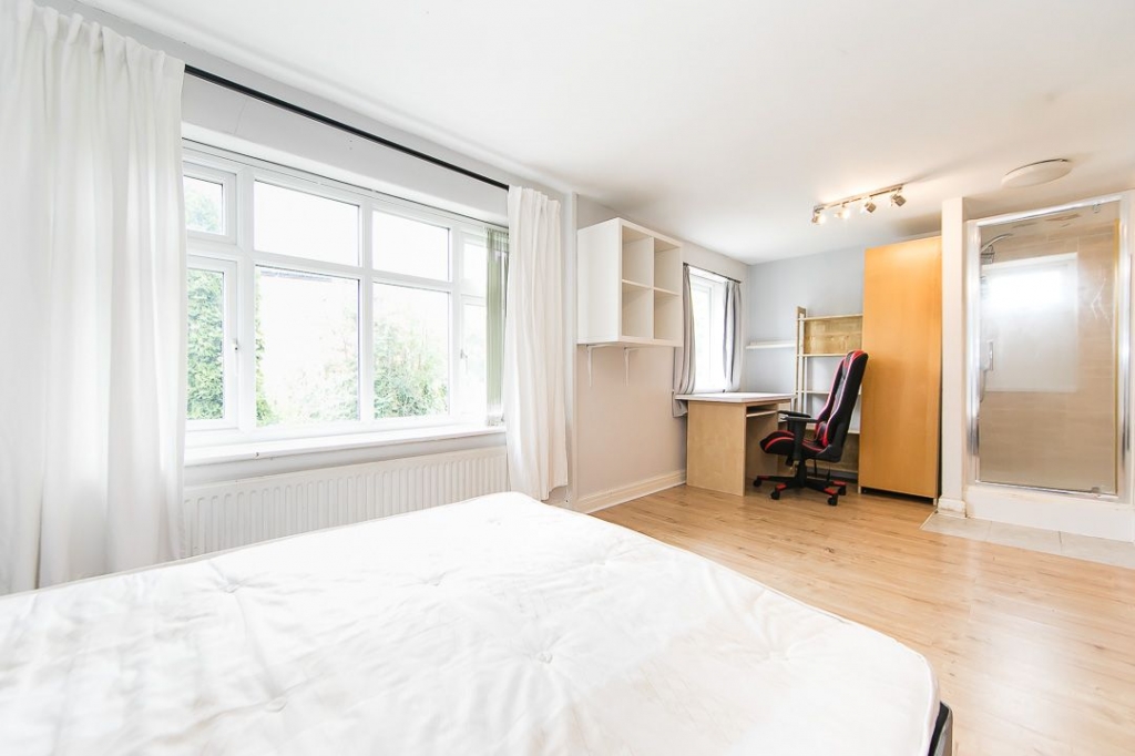 Trelawn Crescent - 4 bed, Headingley, Leeds