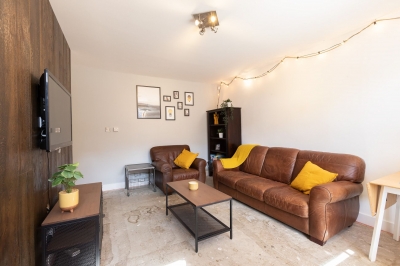 10 Royal Park View, Hyde Park, Leeds