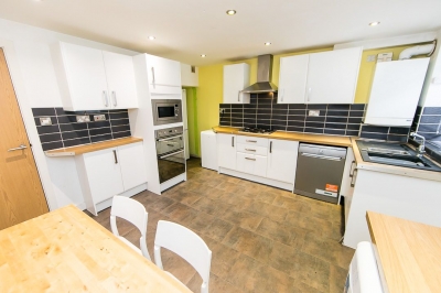 29 Burchett Grove, Woodhouse, Leeds